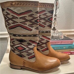 Wanted Southwestern Tapestry Textile Boots with Brown Leather; Size 8